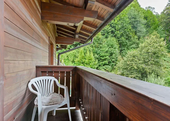 Apartament In Near Area *